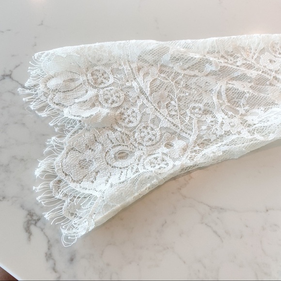 🤍BB Dakota Princeton Ivory Lace Dress🤍 - Picture 4 of 8